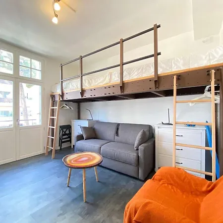 Aloes, - Et Commerce A Proximite - Centre - Lb330-012 Daire *