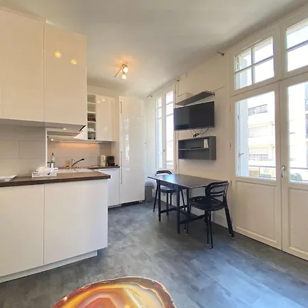Aloes, - Et Commerce A Proximite - Centre - Lb330-012 * La Baule