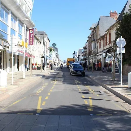 Aloes, - Et Commerce A Proximite - Centre - Lb330-012 Daire La Baule